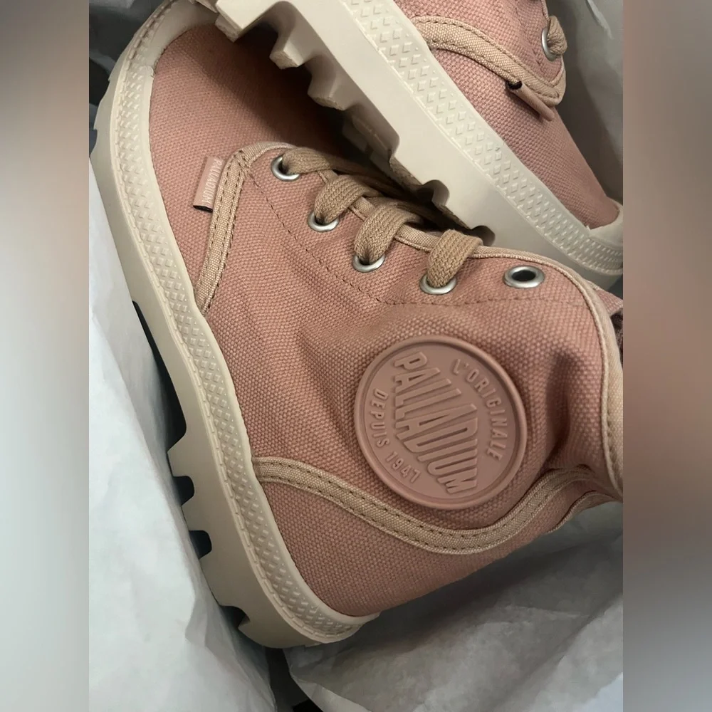 Palladium PAMPA HI Ladies Size 5